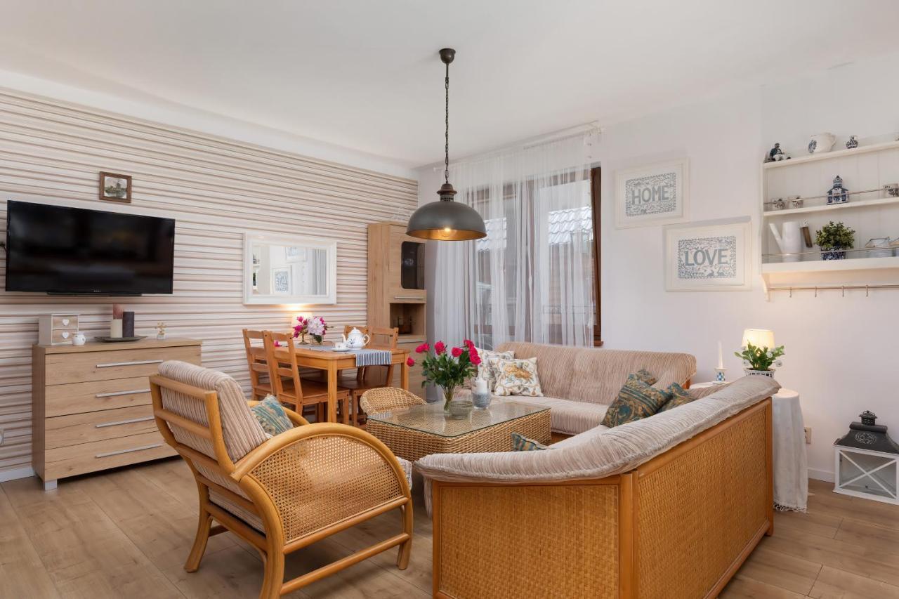 Veranda Domy I Apartament โปเบียโรโว ภายนอก รูปภาพ