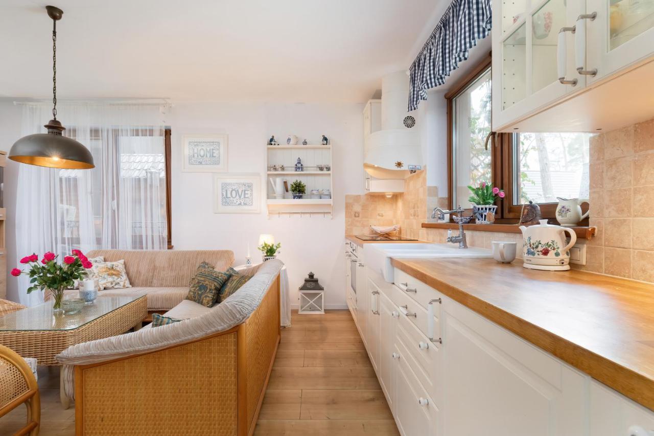 Veranda Domy I Apartament โปเบียโรโว ภายนอก รูปภาพ