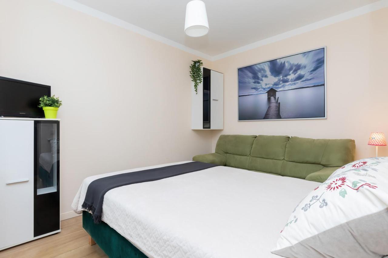 Veranda Domy I Apartament โปเบียโรโว ภายนอก รูปภาพ