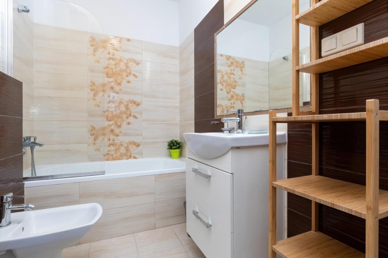 Veranda Domy I Apartament โปเบียโรโว ภายนอก รูปภาพ